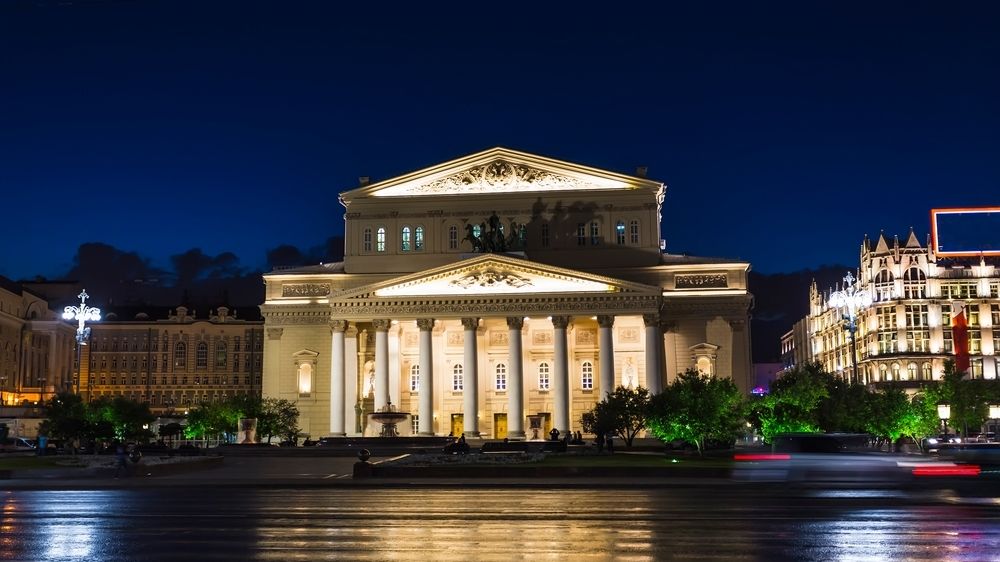 Dekorace v moskevském divadle zabila herce přímo při představení